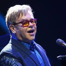 Born 25 march, 1947, as reginald kenneth dwight, he started to play the piano at the early age of four. Sir Elton John Aktuelle News Infos Bilder Bunte De