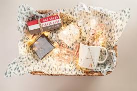 how to wrap a gift basket