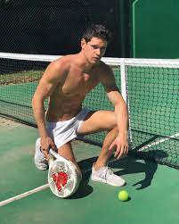 Hot guys: Let's play some tennis