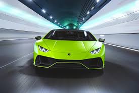 Technical specifications with features, performance (top speed, acceleration, etc.), design and pictures of the new huracán. Unubersehbar Lamborghini Huracan Evo Fluo Capsule