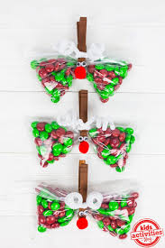 These reindeer hot chocolate bags are a fun, simple and economic gift to show someone you're thinking about them during this holiday season. Reindeer Treat Bags To Make For This Year S Christmas Party