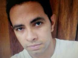 O estudante de jornalismo Steve Host da Costa Barros, 36 anos, assassinado no dia 29 de novembro de 2013. Foto: Divulgação - ammanausassassinatohomossexuaisgaysvitimadiv
