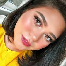 a makeup beauty influencer indonesia