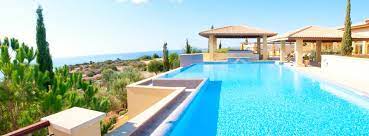 location villa avec piscine privée