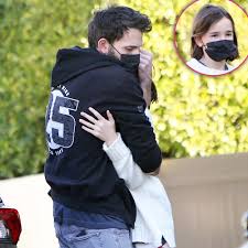 1.6m likes · 2,304 talking about this. Ben Affleck And Daughter Seraphina Go On Morning Walk