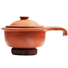 Red earthenware clay pots salt and pepper shaker set offer your kitchen an elegant yet traditional décor. Red Serving Pot With Handle Clay Pot Cast Iron Pan Cast Iron Cookware Ecocraft India