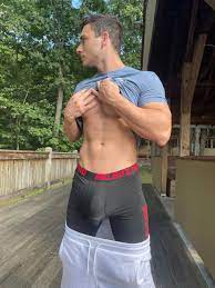 Cock Bulge in Workout Compression Shorts - Boybriefs.com