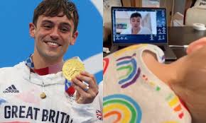 The diving hero caused a stir among olympic tv viewers up early to watch the women's 3m springboard final on sunday morning, when the cameras panned to the spectator stands and caught tom watching the. Tom Daley Gives Son And Husband Adorable Surprise