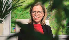 Also learn how she earned most of networth at the age of 43 years old? Leonore Gewessler Scheitern Ist Keine Option News At