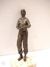 We did not find results for: Vintage Cast Bronze Female Military Soldier Sculpture Figurine Rodger Brordin 474520011