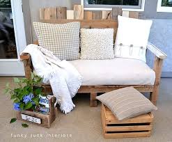 Pallet Wood Sofa For Outdoor Living