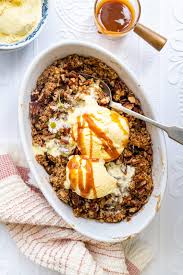 apple crumble with oat topping