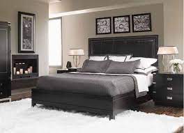 High Contrast Bedroom Decorating With