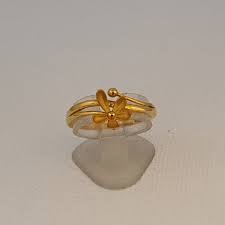 sleek gold ring 2 780 grams in 22kt