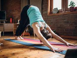 Möchten sie zu hause lernen, wie man yoga praktiziert? Welche Yoga Ubungen Sind Fur Zu Hause Geeignet Web De