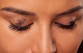 how to prevent mascara from smudging
