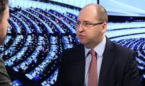 Bielan sits on the european parliament's committee on regional development. Adam Bielan Kaczynski Ma Dystans Do Siebie Bawia Go Memy Prawo I Sprawiedliwosc Rp Pl