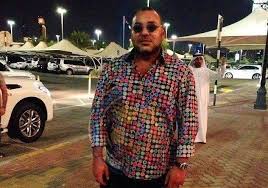 Résultat de recherche d'images pour "Le roi Mohamed 6 en tenue multicolore"