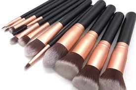3 rekomendasi makeup brush set dari