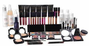 what motives cosmetics kits are available