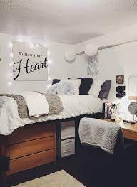 college dorm room decor