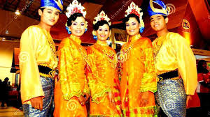They are found mainly on the west coast of sabah, the surrounding locales, and various locations in the interior. Malaysian Cultural Outfits