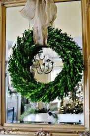boxwood wreath decor