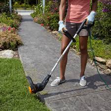 how to use a string trimmer the home