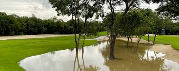 Resultado de imagen de lluvia y golf
