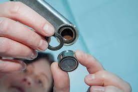 how to remove a faucet aerator that is