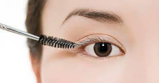 eyelash primer application benefit