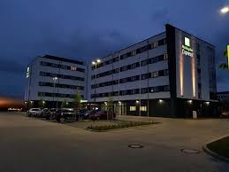 Located in regensburg, holiday inn express regensburg, an ihg hotel is in the city center and near a metro station. Oberhausen Eroffnung Holiday Inn Express Hotel Ten Brinke