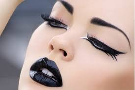 trend on trial gothic lips warpaintmag