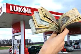 Operatorii economici din Rusia, sancţionaţi în România. Benzinăriile Lukoil au primit zeci de amenzi de la ANPC - IMPACT