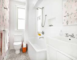 what colors make a small bathroom look