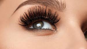 decoding the beauty trend of fake eyelashes