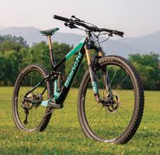 Bianchi is an italian bicycle manufacturer that produces road bikes, track bikes, and fixed gear bikes including the super pista, sei giorni and steel pista. Bianchi Introduces New Methanol Cv Fs Bianchi
