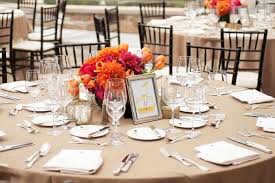 Tischdeko für den schönsten tag deines lebens. Tischdeko Fur Runde Tische Hochzeit Bildergalerie Mit Inspirationen