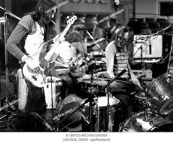 Die Krautrock-Band Embryo bei einem Auftritt, Anfang 1970er Jahre, Stock  Photo, Picture And Rights Managed Image. Pic. UAE-ROB_00065 | agefotostock