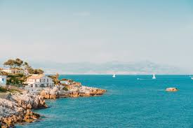 guide to travel in the french riviera