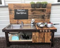 Dalam video ini dapat dilihat cara membuat kitchen set minimalis dari kayu bekas palet. Dekorasi Kayu Pallet Hartatanah Com