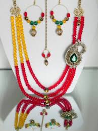 indian bride jewelry making