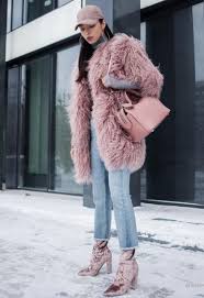 15 Edgy Colorful Fur Coat Outfits