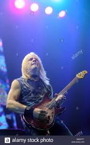 Morse (born july 28, 1954) is an american guitarist and composer, best known as the founder of the dixie dregs and as the lead guitarist of deep purple since 1994. Steve Morse Ssn Lasopadas