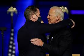 Hunter biden, who weathered the onslaught of attacks hurled his way before, during, and after the pressed on whether he has ever met donald trump jr., biden bizarrely replied, not that i know of. Sources Secret Service Inserted Itself Into Case Of Hunter Biden S Gun Politico