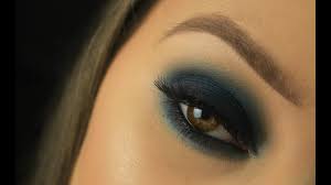 navy blue smokey eye perfect for brown