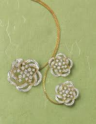 tanishq zyra collection white and