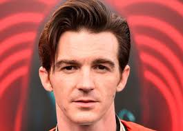 Jared drake bell (born june 27, 1986), also known as drake campana, is an american actor, singer, songwriter, and musician. Drake Bell Of Drake And Josh Charged With Attempted Child Endangerment Chicago Tribune