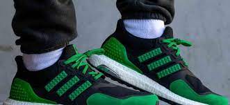 Finde deine adidas produkte in der kategorie: Lego X Adidas Ultra Boost Grun Schwarz 2021 Sneakerdrops