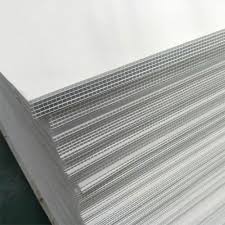 white corrugated pp floor protection